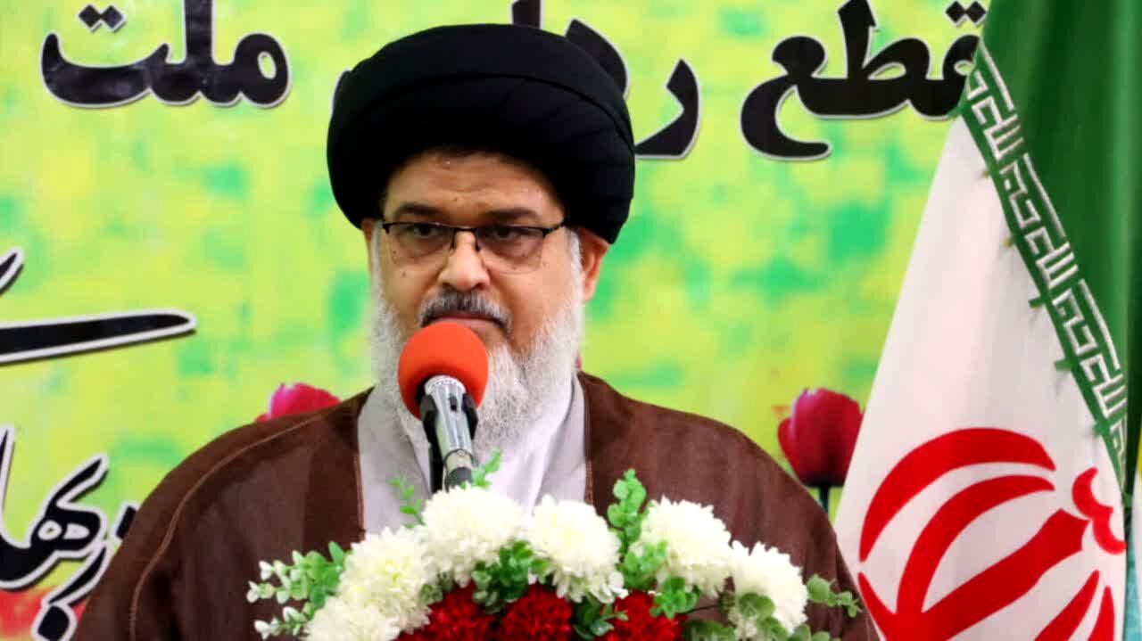 مذاکره با دشمنی که قصد ضربه دارد نتیجه ایی ندارد