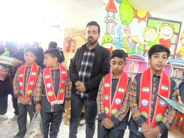 بازدید عوامل اجرایی دبستان شهید پسندیده از کتابخانه فدک فدافن