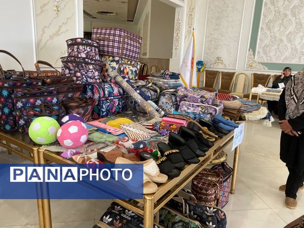 نمایشگاه صنایع دستی در کوهسرخ