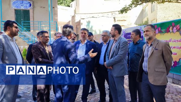 استاندار مرکزی در محلات؛ تجدید میثاق با شهدا و افتتاح ۸۳۴ میلیارد ریال پروژه عمرانی در هفته دولت