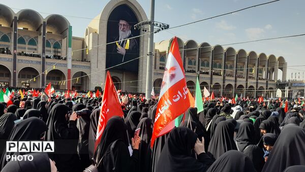 تجدید میثاق با آرمان‌های انقلاب، تهران در سوگِ رهبر شهید یکپارچه سیاه پوش شد
