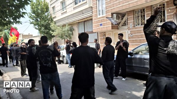 راهپیمایی صبح تاسوعا با حضور هیئت ابوالفضلیون رسالت 