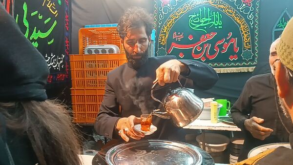 حال و هوای یکی از خیابان های مشهد در شب شهادت امام رضا (ع) 