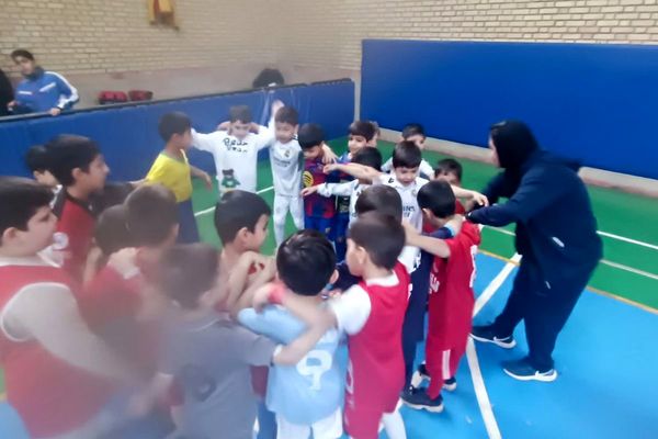 مسابقه ورزشی «روز پدر و پسری» طرح شهید خرازی در دبستان پسرانه علامه طباطبایی پیشوا