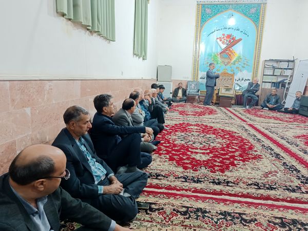 نشست فرماندار با اصناف و بازاریان گناباد 