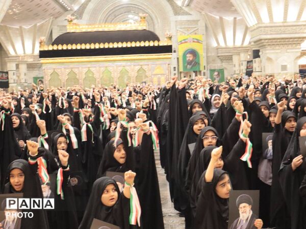 حضور دانش آموزان در همایش باید برخاست