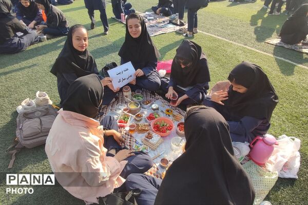 المپیاد ورزشی درون‌مدرسه‌ای در دبیرستان دخترانه اندیشه بهارستان‌دو