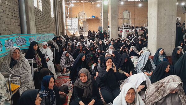 حضور پرشور بانوان نیشابور در اولین نماز جمعه سال 1404