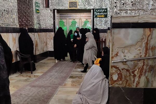حضور دانش‌آموزان و فرهنگیان ناحیه دو شهرری در نماز جمعه 