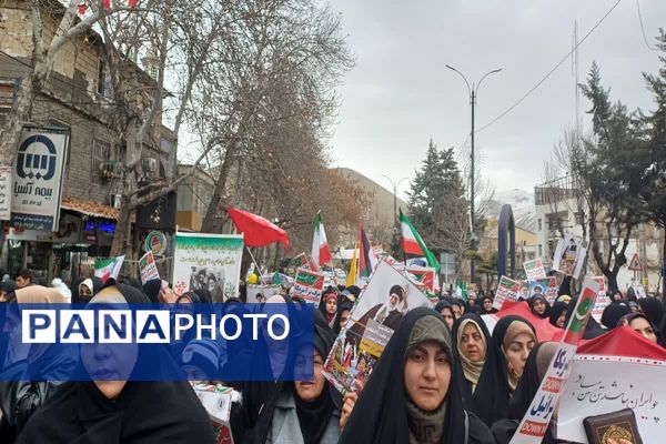 ۲۲بهمن تجلی شور، هیجان، ایستادگی و وطن دوستی در رودهن