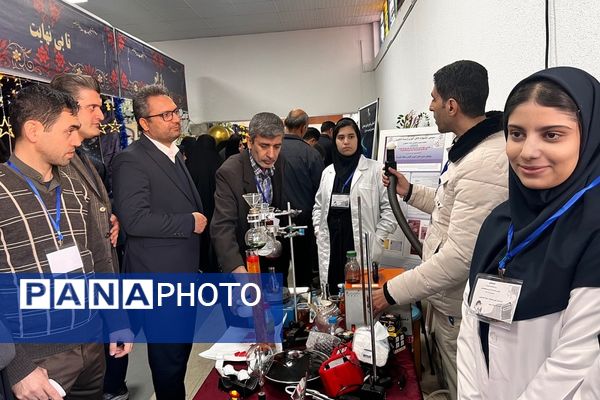 پژوهش‌سرای کاوش کهریزک، کانون توجه نخستین روز نمایشگاه دستاوردهای دانش‌آموزی استان