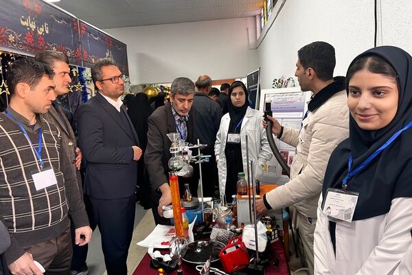 پژوهش‌سرای کاوش کهریزک، کانون توجه نخستین روز نمایشگاه دستاوردهای دانش‌آموزی استان