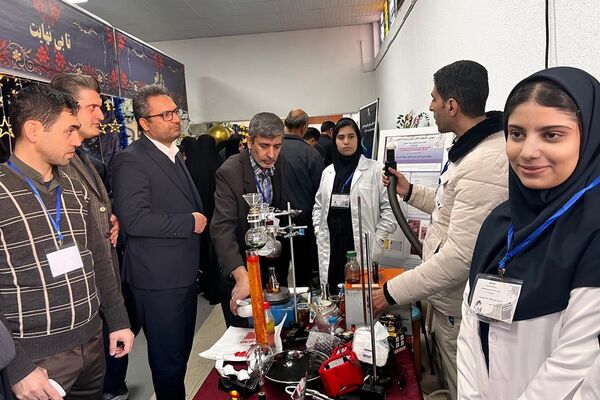 پژوهش‌سرای کاوش کهریزک، کانون توجه نخستین روز نمایشگاه دستاوردهای دانش‌آموزی استان