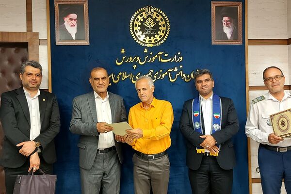 نشست فصلی و توان افزایی مأمورین و مسئولین سازمان دانش‌آموزی شهرستان‌های استان تهران 