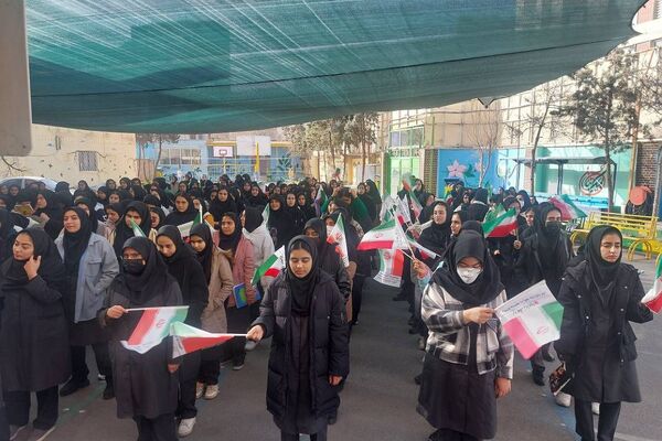 جشن دهه فجر و اعیاد شعبانیه در مدارس ناحیه دو شهرری 