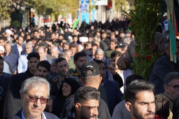 استقبال باشکوه مردم کوهدشت از شهدای گمنام  