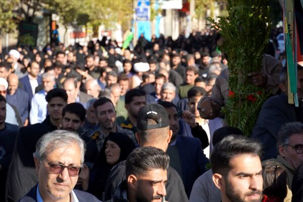 استقبال باشکوه مردم کوهدشت از شهدای گمنام  