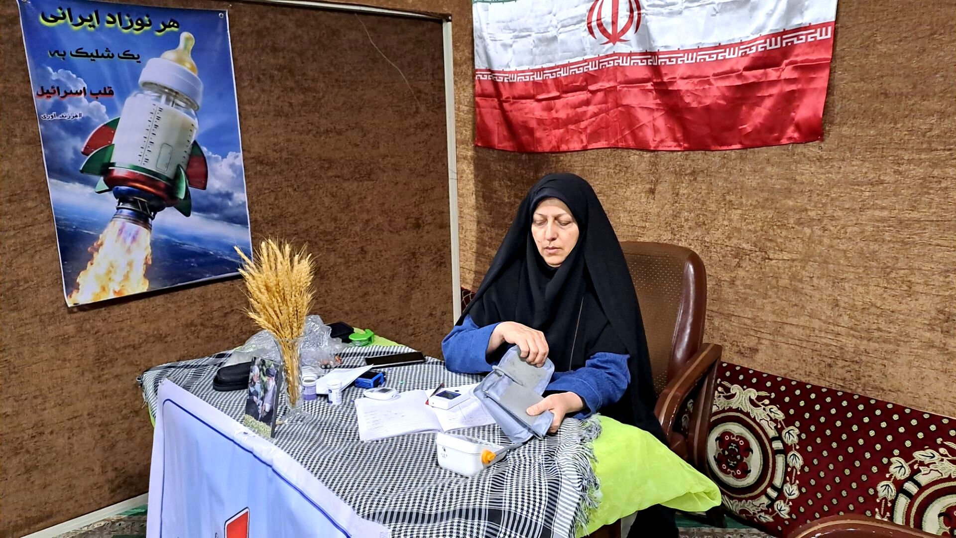 میز خدمت در هفته سلامت وجمعیت به یاد شهدای خدمت