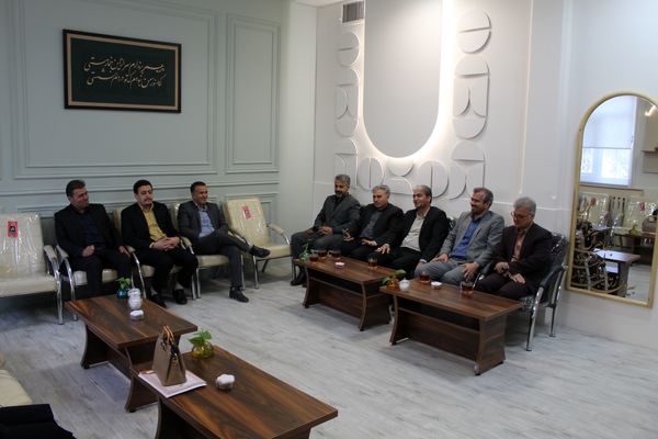 گرامیداشت روز آزمایشگاه در دبیرستان دخترانه شاهد غرویان وکیلی (۲۲)