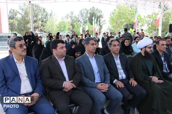 گرامی داشت مقام معلم و آئین گلباران مزار شهدای گمنام
