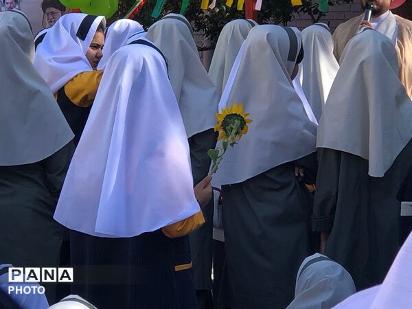 آیین بازگشایی مدارس اسلامشهر با حضور پرشور دانش‌آموزان