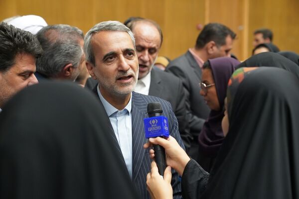 آیین تجلیل از معلمان نمونه و فداکار استان اصفهان