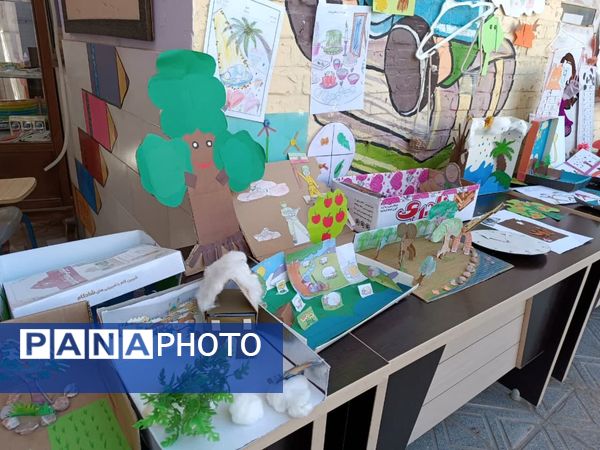 نمایشگاه  دست‌های کوچک، اندیشه‌های بزرگ در میبد