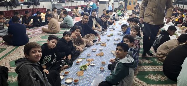 سحرگاه دانش‌آموزان معتکف 