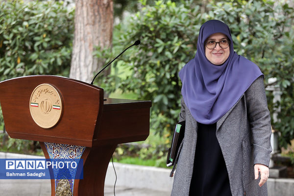 حاشیه جلسه هیات دولت - ۲۳ آبان