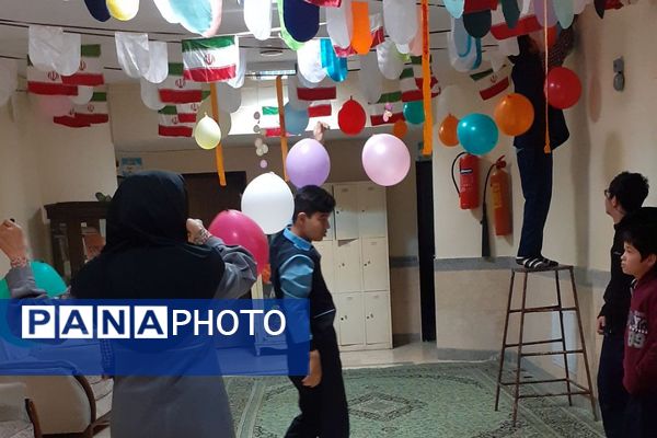 جشن پیروزی انقلاب اسلامی در مدارس منطقه کهریزک 