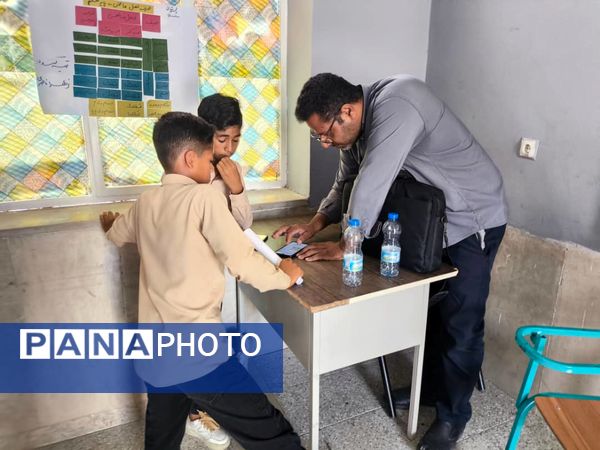 نمایش خلاقیت و استعداد نوجوانان 