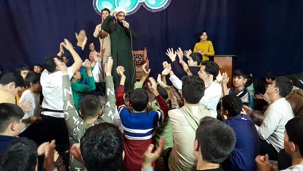 مسابقات جذاب در شب اول از اعتکاف دانش‌آموزی در بهشت نیشابور