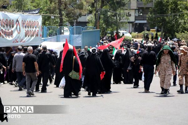 مراسم وداع با پیکر مطهر رهبر شهید در مصلی تهران 