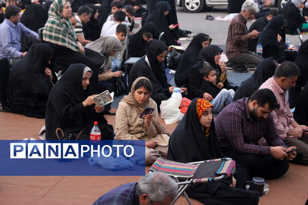 زمزمه عاشقانه دعای عرفه در یادمان 14 شهید گمنام کوه خضر نبی(ع)