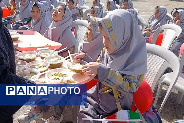 آغاز فصل نو آموزش با حضور شکوفه‌های کلای اولی در کهریزک 