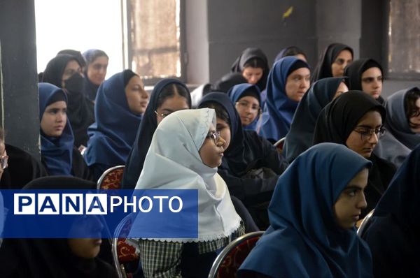 کارگاه آموزشی خبرنگاری دختران منطقه 6