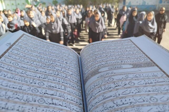 جشن «جوانه‌ها»؛ آغاز یک مسیر تازه برای هفتمی‌های دبیرستان هدی 
