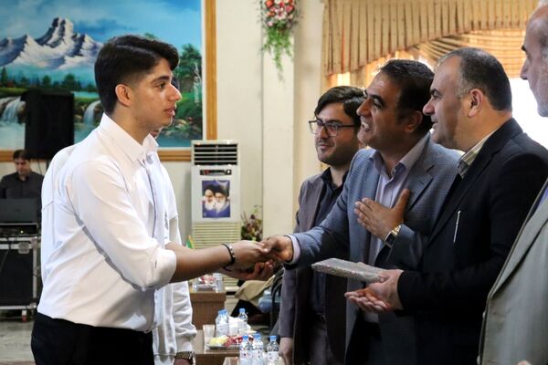 تجلیل از برگزیدگان جشنواره‌های فرهنگی و هنری دانش‌آموزان مازندران