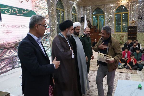 چلچراغ آیه‌ها در آستان بی‌بی سکینه شهرستان ملارد