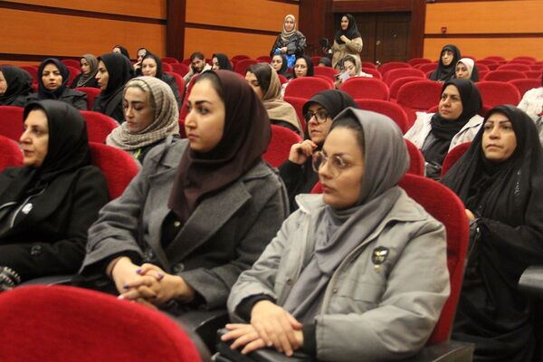 نشست روسای انجمن اولیاء و مربیان مدارس بهارستان‌دو