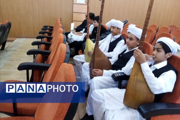 هنرنمایی دانش‌آموزان نوازنده در دیار شیخ جام