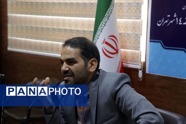 جلسه توانمندسازی دانش‌آموزان برتر در مسابقات قرآن و عترت