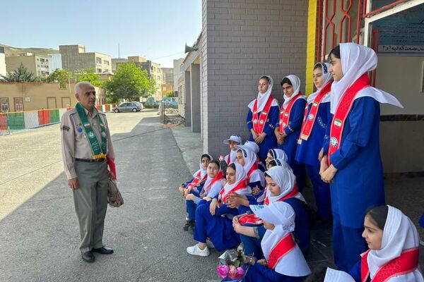 بازدید رئیس سازمان دانش‌آموزی کردستان و ارزیابان کشوری از روند فعالیت پیشتازان