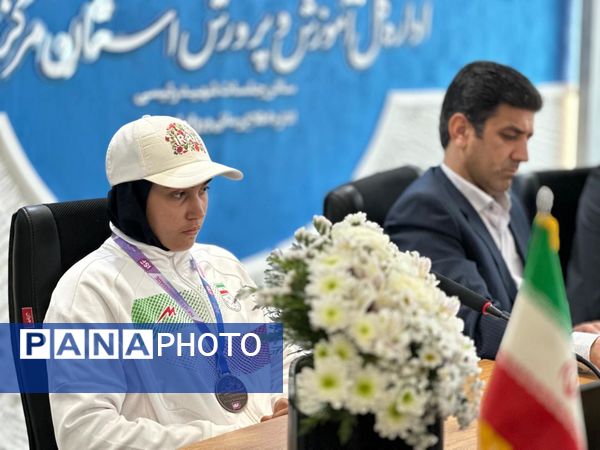 تجلیل سرپرست آموزش و پرورش استان مرکزی از دانش‌آموزان افتخارآفرین در المپیک دانش‌آموزی 