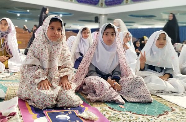 جشن تکلیف برای غنچه‌های نو شکفته در لردگان