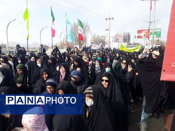 جلوه‌هایی از حماسه آفرینی مردم شیروان در راهپیمایی ۲۲ بهمن 