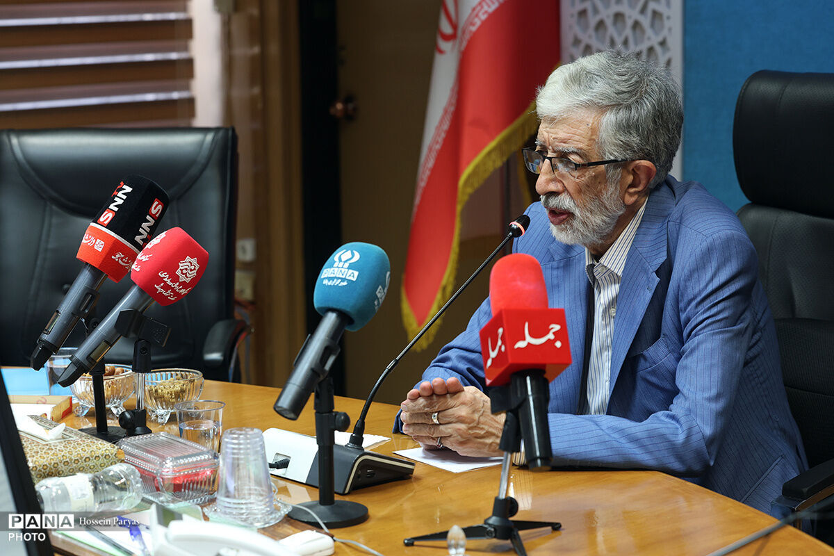 حدادعادل: مدرسه می‌تواند پیوند هویت ایرانی و اسلامی دانش‌آموزان را تعمیق کند