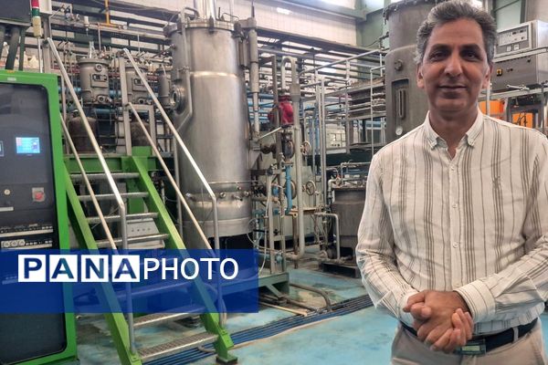 بازدید دانش‌آموزان فرزانگان۱ از مجتمع تحقیقاتی عصر انقلاب