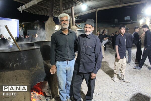 آماده‌سازی حلیم عاشورا در روستای اسحاق‌آبادی نیشابور