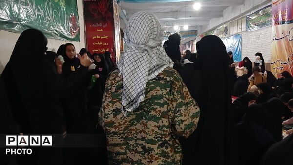 برگزاری مراسم افطاری در مسجد امام حسین(ع) شهرستان فارسان 